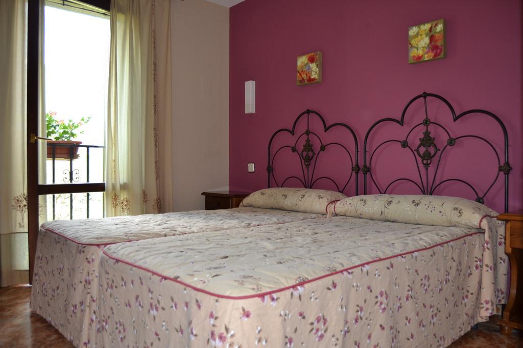 Hotel Viña Oliván Sarvisé Quarto foto